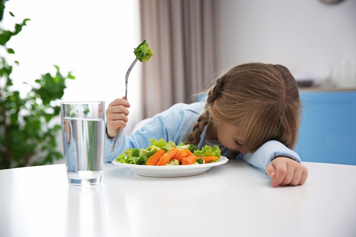 Cải thiện bệnh táo bón ở trẻ em - bổ sung chất xơ thôi chưa đủ - Ảnh 3.