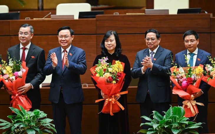Quốc hội phê chuẩn bổ nhiệm Bộ trưởng Bộ Y tế đối với đồng chí Đào Hồng Lan