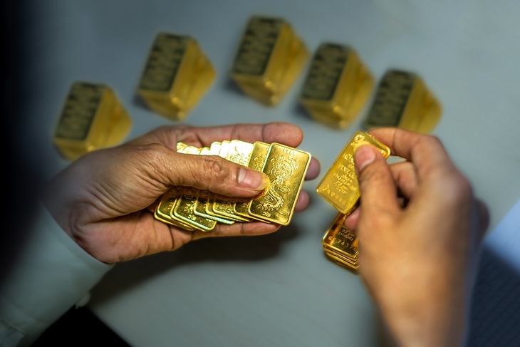 Giá vàng hôm nay 22/10: vàng trong nước tăng nhẹ lên mức trên 67,3 triệu đồng/lượng - Ảnh 1. Giá vàng hôm nay 22/10: vàng trong nước tăng nhẹ lên mức trên 67,3 triệu đồng/lượng - Ảnh 1.