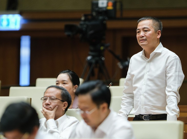 Không có phương tiện, thuốc men, thầy thuốc như tay không đánh giặc - Ảnh 1. Không có phương tiện, thuốc men, thầy thuốc như tay không đánh giặc - Ảnh 1.
