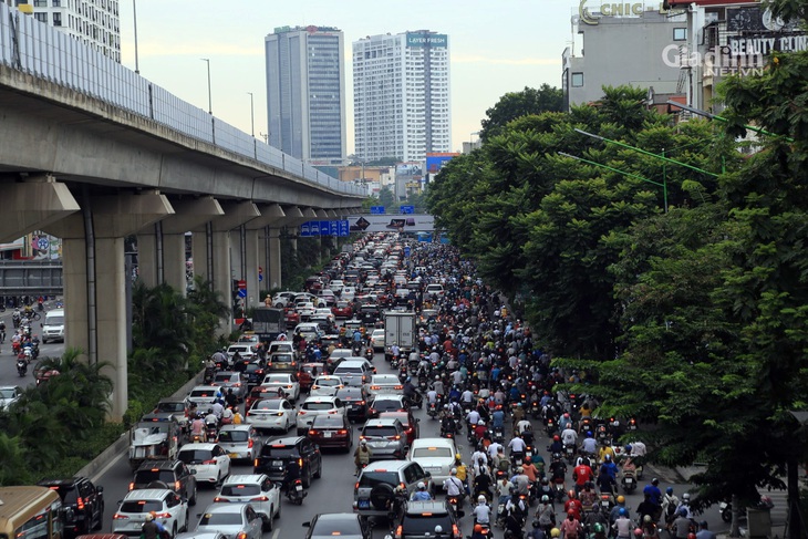 Luật sư 'phản đối' thí điểm Đề án thu phí vào nội đô để giảm ùn tắc từ 2024 - Ảnh 2.