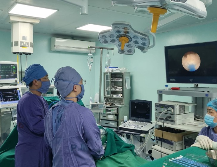 U tuyến tiền liệt lớn gấp 12 lần bình thường khiến cụ ông thức trắng đêm đi tiểu - Ảnh 1. U tuyến tiền liệt lớn gấp 12 lần bình thường khiến cụ ông thức trắng đêm đi tiểu - Ảnh 1.
