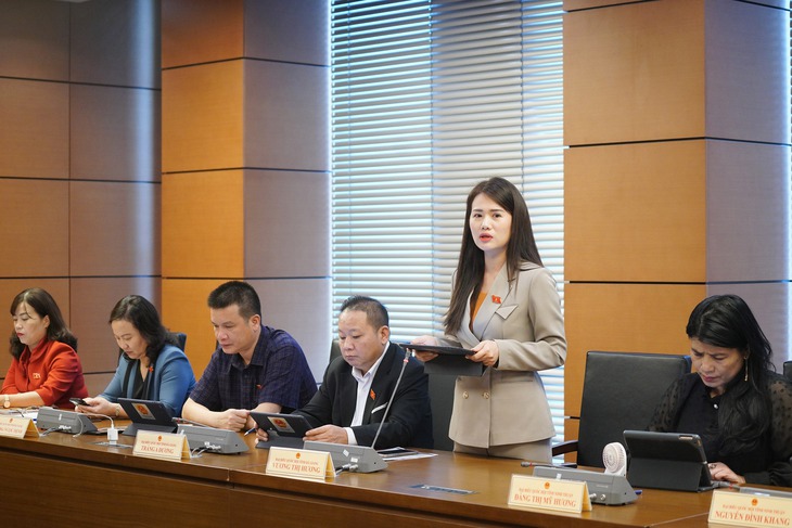 Đấu giá biển số xe ô tô: Chỉ nên quy định một mức giá khởi điểm chung áp dụng trên cả nước - Ảnh 2.