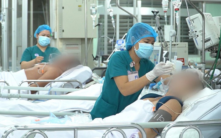 Nỗi niềm áp lực nhiều, hy sinh lớn của các điều dưỡng