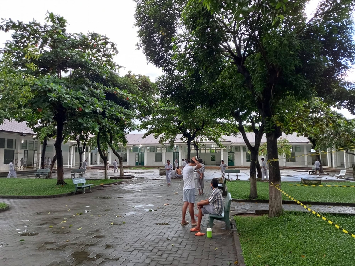 Làm điều dưỡng của “bệnh nhân đặc biệt” - Ảnh 3.