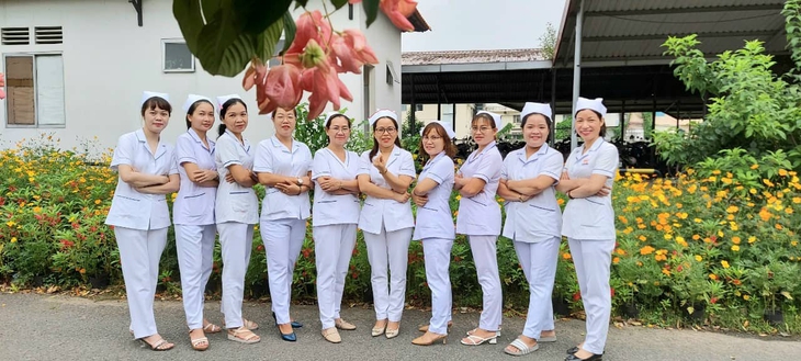 Làm điều dưỡng của “bệnh nhân đặc biệt” - Ảnh 4.