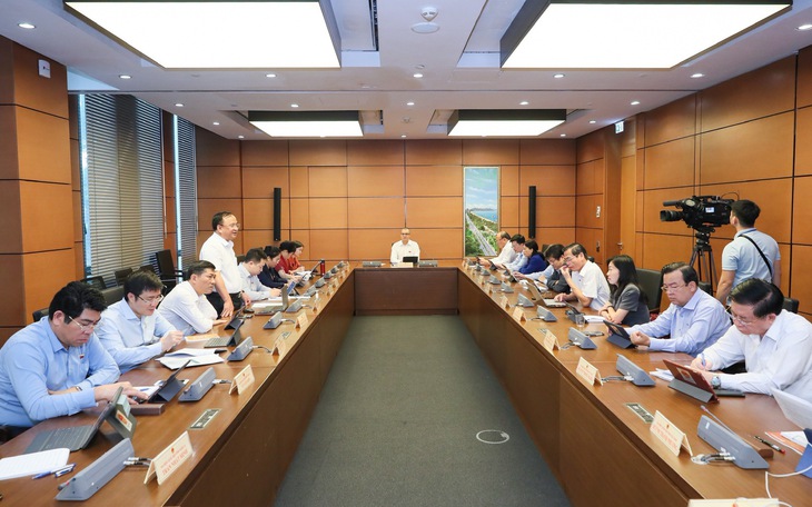 ĐBQH nêu giải pháp tránh "đầu cơ" trong đấu giá biển số ô tô
