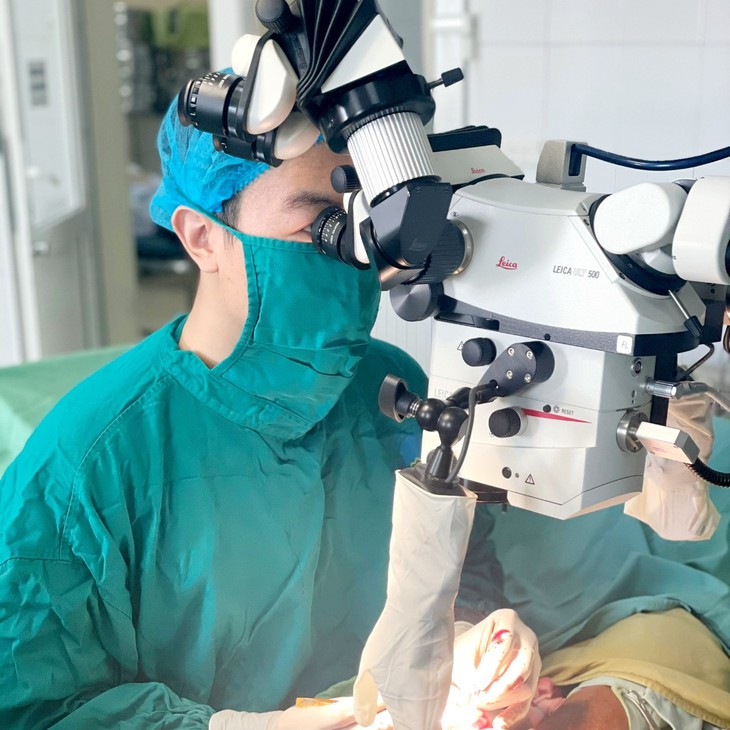 Hải Dương lần đầu tiên nối thành công ngón tay đứt rời bằng kĩ thuật vi phẫu - Ảnh 2. Hải Dương lần đầu tiên nối thành công ngón tay đứt rời bằng kĩ thuật vi phẫu - Ảnh 2.