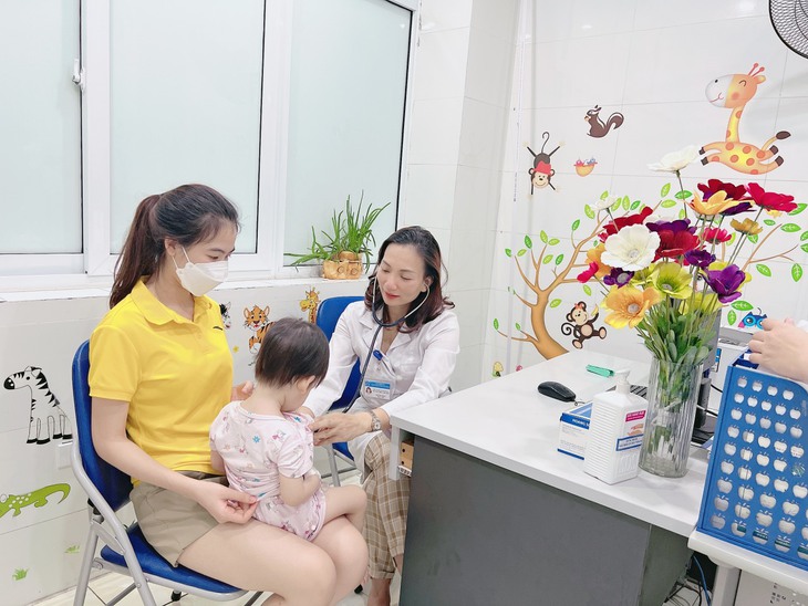 Chăm sóc dinh dưỡng bù dịch cho trẻ mắc sốt xuất huyết - Ảnh 4. Chăm sóc dinh dưỡng bù dịch cho trẻ mắc sốt xuất huyết - Ảnh 4.