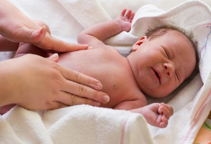 Hội chứng ruột ngắn ở trẻ: Nguyên nhân, triệu chứng và những lưu ý - Ảnh 3.