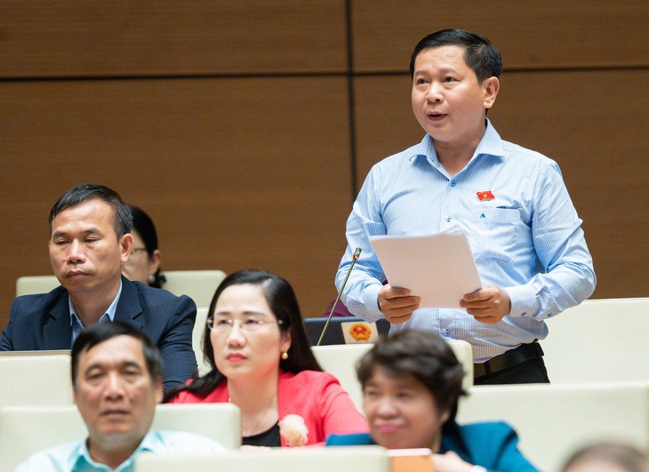 Công chức, viên chức nghỉ việc, chuyển từ công sang tư làm 'nóng' nghị trường Quốc hội - Ảnh 3.