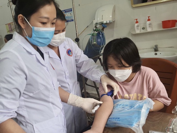 Hơn 700 trẻ em nghỉ học do dịch sốt, 1 tử vong, Bắc Kạn khẩn trương phòng, chống dịch - Ảnh 2. Hơn 700 trẻ em nghỉ học do dịch sốt, 1 tử vong, Bắc Kạn khẩn trương phòng, chống dịch - Ảnh 2.
