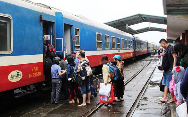 Giá vé tàu hỏa tiếp tục giảm mạnh trước Tết