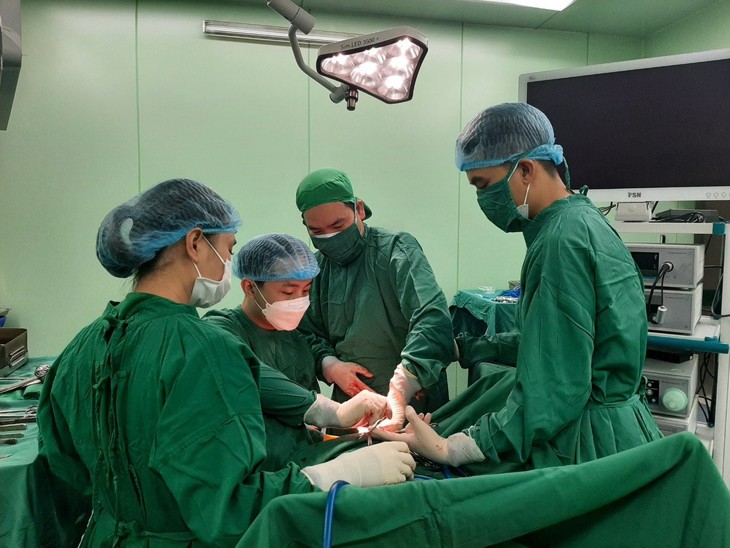 Phẫu thuật nội soi điều trị 6 mặt bệnh sàn chậu trở thường quy tại Bệnh viện đa khoa TP Vinh - Ảnh 1. Phẫu thuật nội soi điều trị 6 mặt bệnh sàn chậu trở thường quy tại Bệnh viện đa khoa TP Vinh - Ảnh 1.