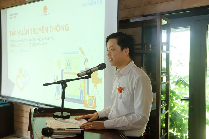 Cần "bình đẳng giới" trong chính những bài báo viết về giới, bạo lực giới - Ảnh 1. Cần "bình đẳng giới" trong chính những bài báo viết về giới, bạo lực giới - Ảnh 1.