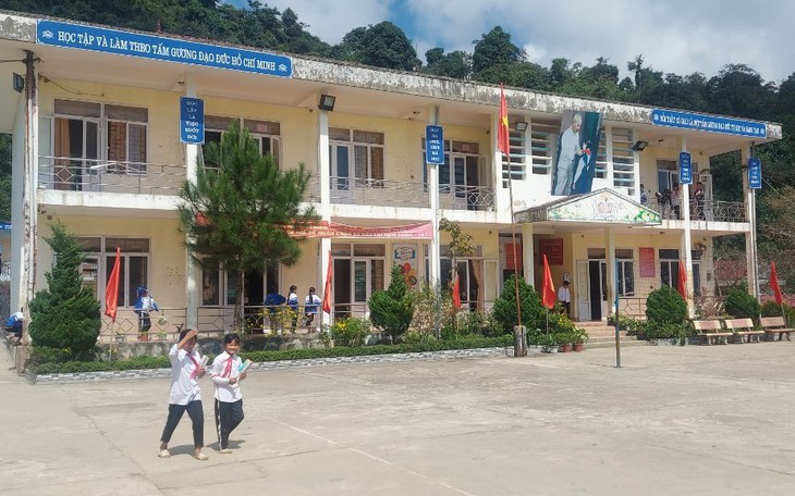 Kiên trì thuyết phục, ngăn ngừa nạn tảo hôn làm vơi đi những lời ru buồn...
