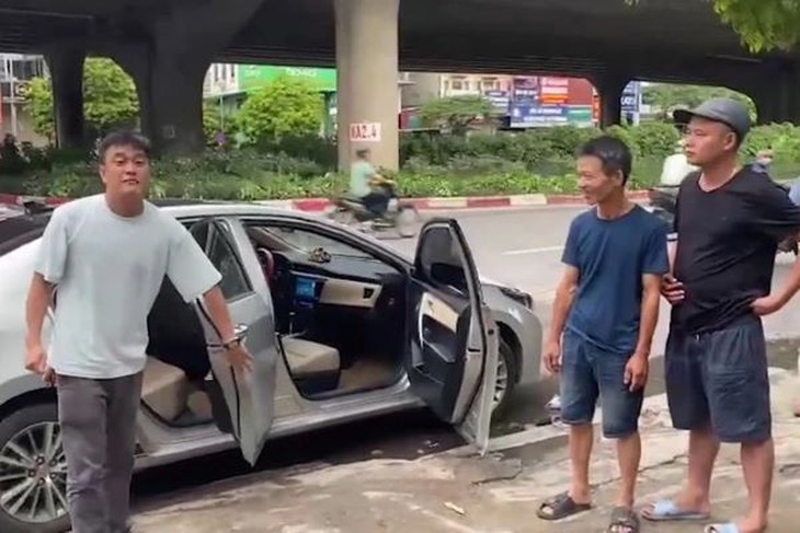 Bất ngờ với người sử dụng xe cá nhân đưa người bị tai nạn đi cấp cứu - Ảnh 2.