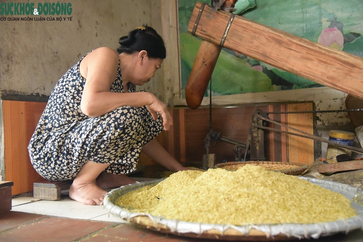 Làng Mễ Trì rực lửa, tiếng chày rộn vang vào vụ cốm mới - Ảnh 7.