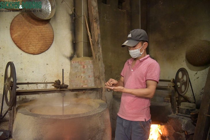 Làng Mễ Trì rực lửa, tiếng chày rộn vang vào vụ cốm mới - Ảnh 6.