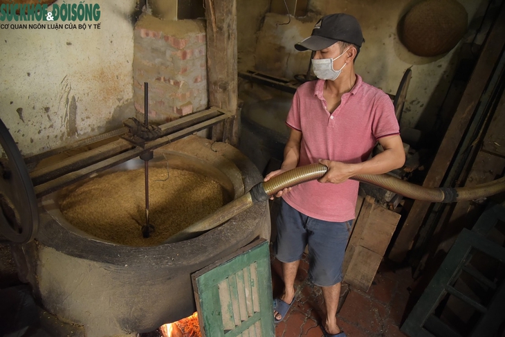 Làng Mễ Trì rực lửa, tiếng chày rộn vang vào vụ cốm mới - Ảnh 5.