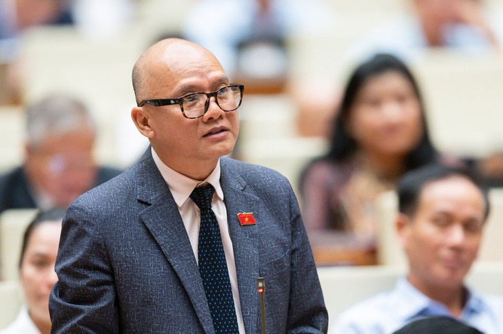 Tinh giản biên chế: Chưa tinh giản được những người 'sáng cắp ô đi, tối cắp ô về' - Ảnh 3.