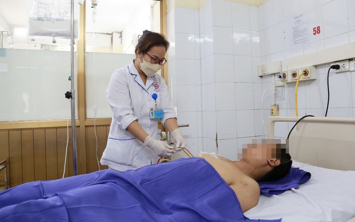 Cứu sống nam thanh niên đa chấn thương, thủng tim và phổi