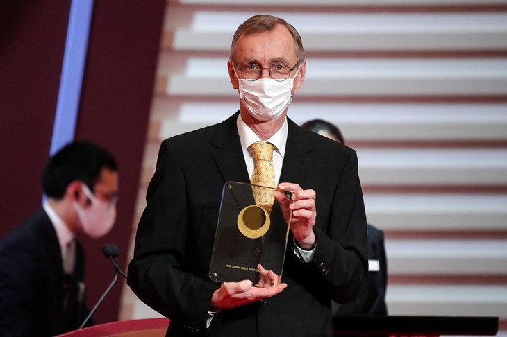 Giải Nobel Y sinh 2022 đã có chủ - Ảnh 1. Giải Nobel Y sinh 2022 đã có chủ - Ảnh 1.
