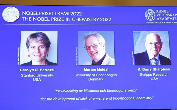 Nobel Hóa học mở ra chân trời mới cho y học và dược phẩm, điều trị ung thư trúng đích