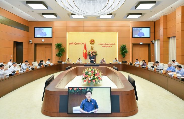 Cho ý kiến nhiều nội dung quan trọng tại Phiên họp thứ 16 của UBTVQH - Ảnh 2. Cho ý kiến nhiều nội dung quan trọng tại Phiên họp thứ 16 của UBTVQH - Ảnh 2.