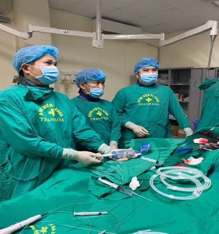 Lần đầu tiên thực hiện thành công kỹ thuật khoan cắt mảng xơ vữa động mạch vành - Ảnh 1.