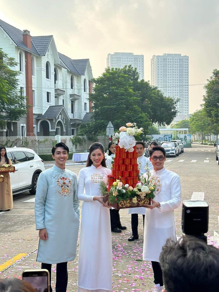 Lộ diện dàn bê tráp toàn cực phẩm trong lễ ăn hỏi của Bình An - Phương Nga - Ảnh 2. Lộ diện dàn bê tráp toàn cực phẩm trong lễ ăn hỏi của Bình An - Phương Nga - Ảnh 2.