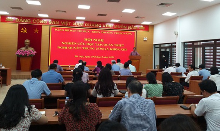 Đưa Nghị quyết Trung ương 5, khóa XIII vào cuộc sống - Ảnh 1. Đưa Nghị quyết Trung ương 5, khóa XIII vào cuộc sống - Ảnh 1.