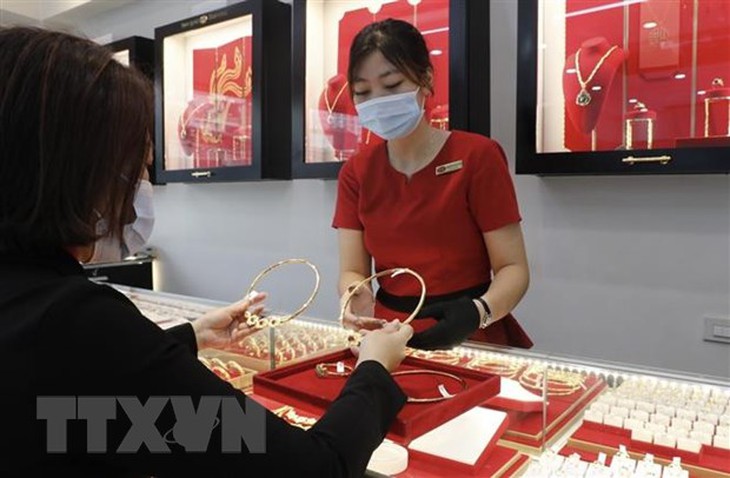 Giới phân tích: Giá vàng có thể xuống thấp trước khi bật tăng - Ảnh 1. Giới phân tích: Giá vàng có thể xuống thấp trước khi bật tăng - Ảnh 1.