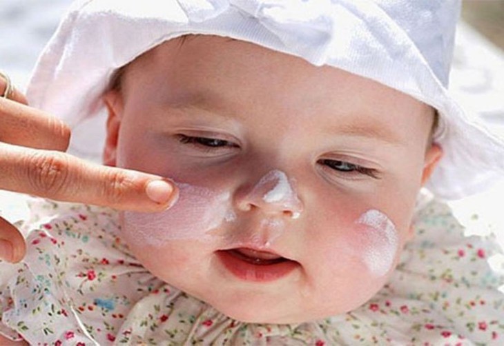 Thời tiết chuyển lạnh cảnh giác với viêm da cơ địa ở trẻ - Ảnh 4.