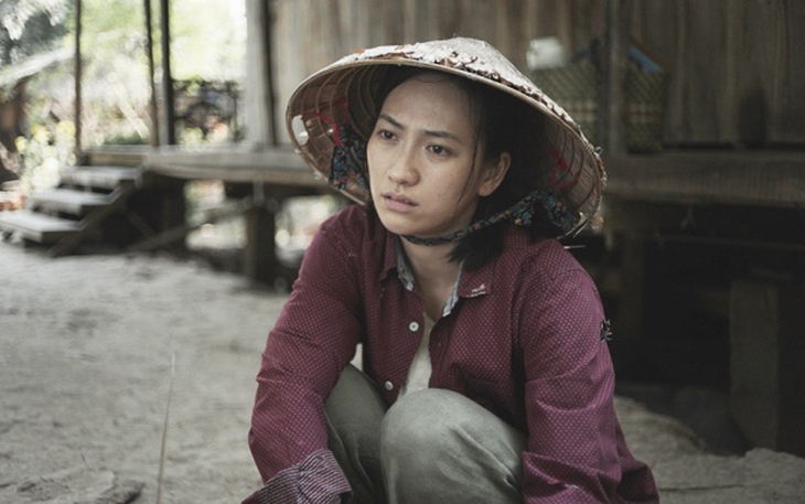 Phương Anh Đào phơi nắng, bôi răng đen để đóng ‘Tro tàn rực rỡ’