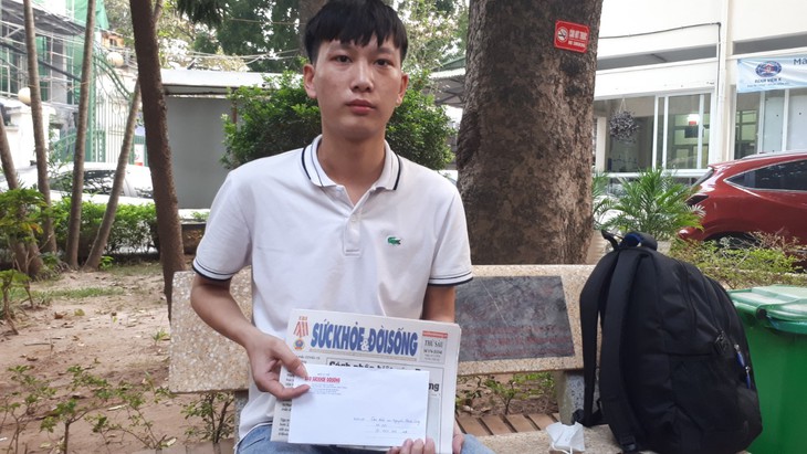 Trao hơn 34 triệu đồng đến với chàng trai nghèo mắc bệnh ung thư - Ảnh 2. Trao hơn 34 triệu đồng đến với chàng trai nghèo mắc bệnh ung thư - Ảnh 2.