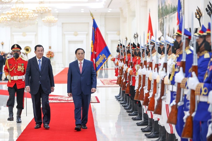 Hội nghị cấp cao ASEAN 40, 41: Cùng hành động ứng phó các thách thức - Ảnh 6.