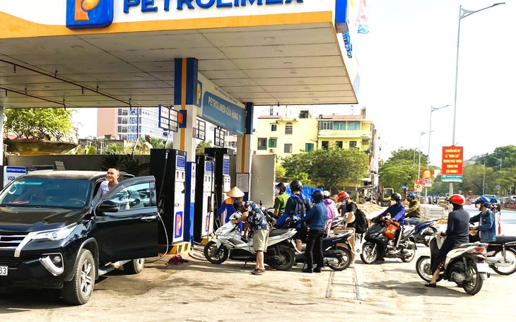 Người Hải Phòng không phải xếp hàng mua xăng, nhưng...