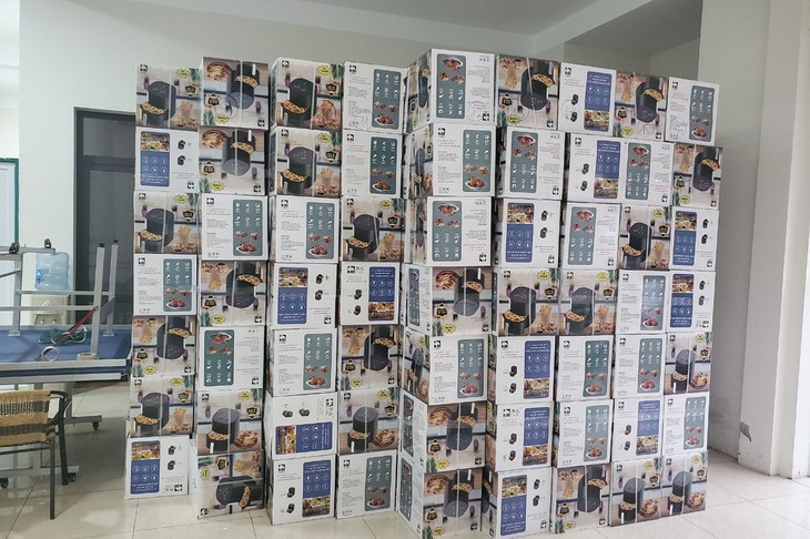 Phát hiện gần 500 chiếc nồi chiên không dầu nghi nhập lậu - Ảnh 3.
