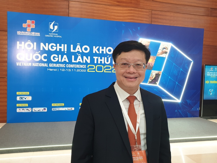 Trung bình mỗi người cao tuổi ở Việt Nam mắc trên 3 bệnh phối hợp - Ảnh 1.