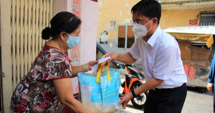 Năm 2023 sẽ tiếp tục hoàn thiện thể chế, chính sách đãi ngộ với cán bộ, nhân viên ngành y tế - Ảnh 2. Năm 2023 sẽ tiếp tục hoàn thiện thể chế, chính sách đãi ngộ với cán bộ, nhân viên ngành y tế - Ảnh 2.
