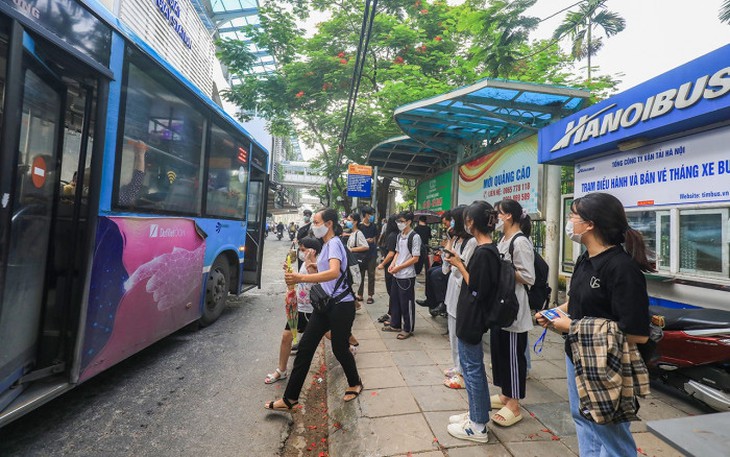 Đề nghị ưu tiên cung ứng xăng dầu cho hơn 2.000 xe buýt trợ giá ở thủ đô - Ảnh 2.