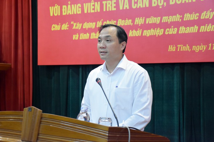 Thường trực Tỉnh uỷ Hà Tĩnh đối thoại với đảng viên trẻ và cán bộ, đoàn viên thanh niên - Ảnh 1.