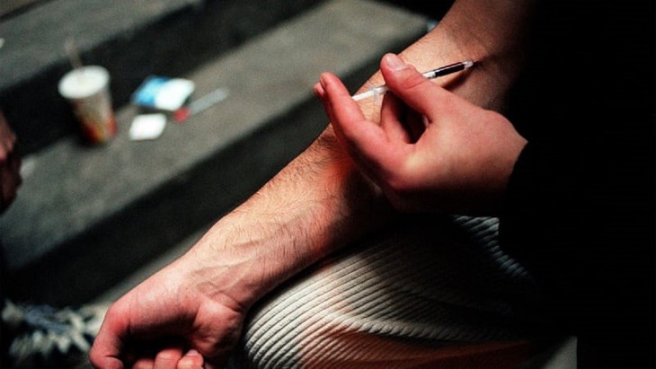 Khánh Hòa: Tăng cường phòng, chống lây nhiễm HIV qua đường máu và giúp bệnh nhân điều trị kịp thời - Ảnh 1. Khánh Hòa: Tăng cường phòng, chống lây nhiễm HIV qua đường máu và giúp bệnh nhân điều trị kịp thời - Ảnh 1.
