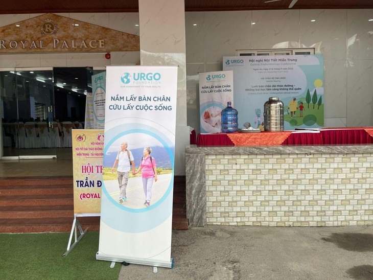 Urgo Foundation tổ chức hội nghị về loét bàn chân đái tháo đường - Ảnh 2.