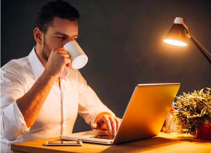 "Điểm mặt" những thói quen uống cà phê khiến bạn già đi nhanh hơn - Ảnh 6. "Điểm mặt" những thói quen uống cà phê khiến bạn già đi nhanh hơn - Ảnh 6.