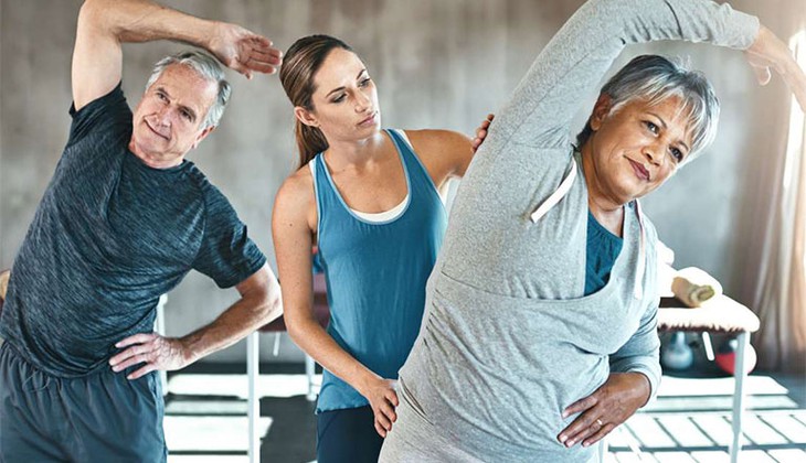 Triệu chứng thường thấy ở bệnh viêm khớp dạng thấp - Ảnh 3.