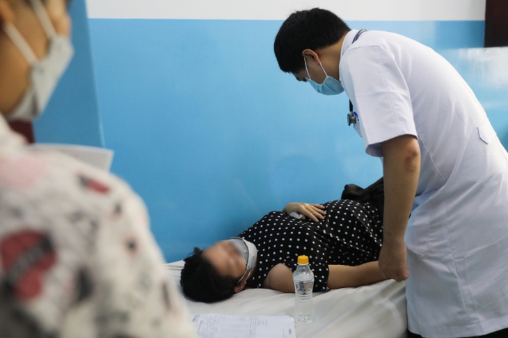 Sốt xuất huyết nguy hiểm với phụ nữ mang thai, cần xử trí thế nào? - Ảnh 4. Sốt xuất huyết nguy hiểm với phụ nữ mang thai, cần xử trí thế nào? - Ảnh 4.