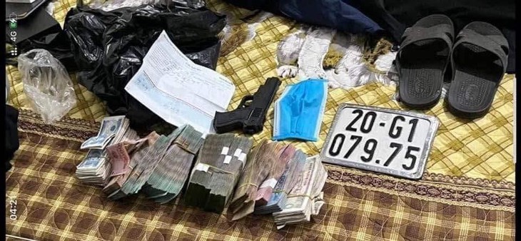 Cảnh sát kể lại khoảnh khắc bắt giữ đối tượng mang súng giả đi cướp ngân hàng - Ảnh 6.
