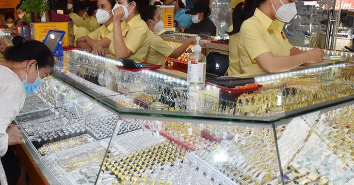 Giá vàng hôm nay 15/11: Đột ngột tăng mạnh
